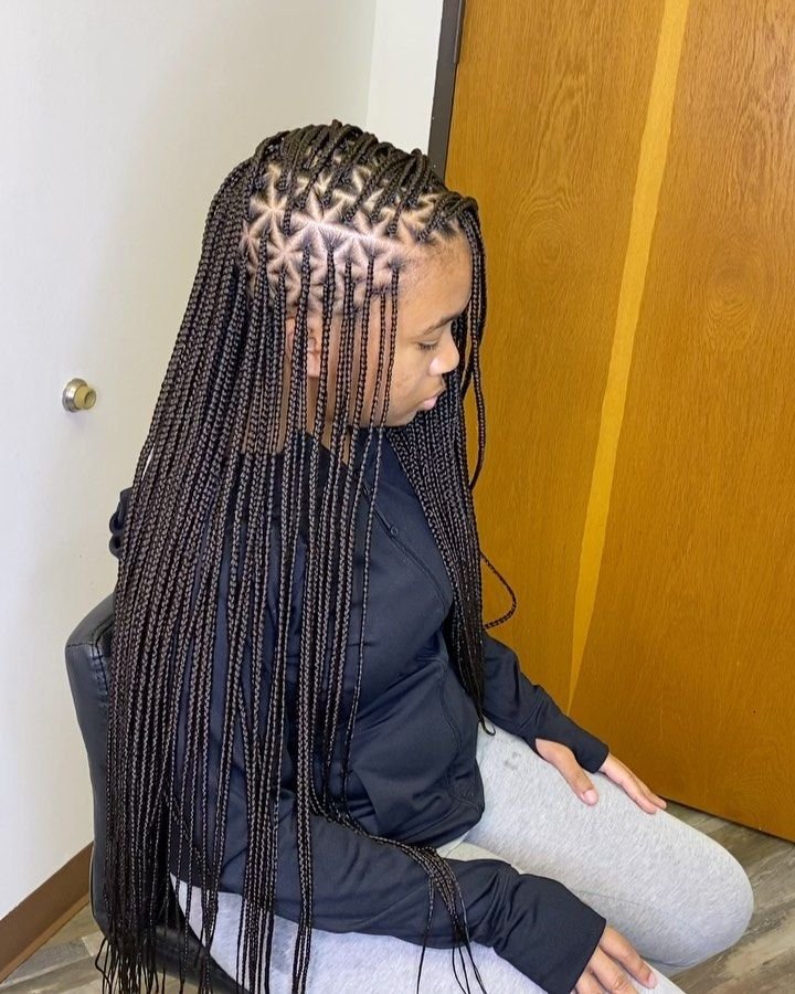 Small triangle braids